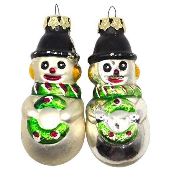 Vtg Glass Snowman Christmas Ornaments 3.5" Black Hat & Wreath Design Set Of 2 - Picture 1 of 7